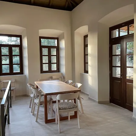 Villa The Red Cliffs Leonídion